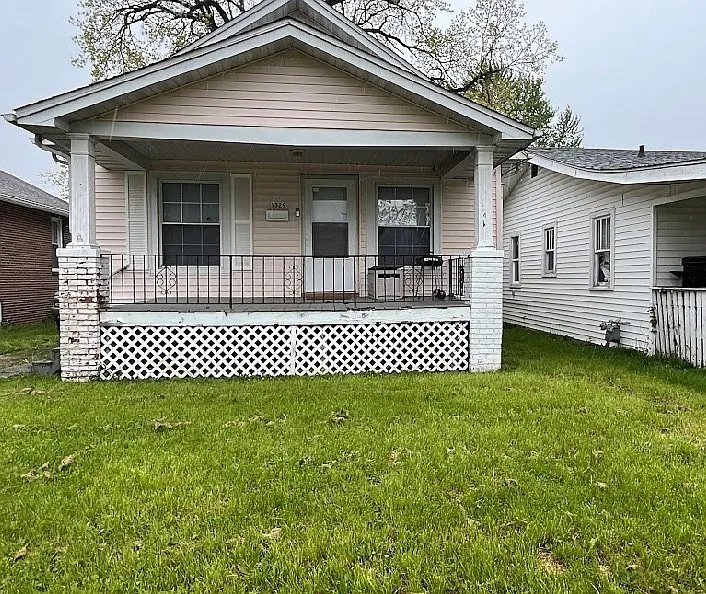 2 bed, $950 — Photo 1