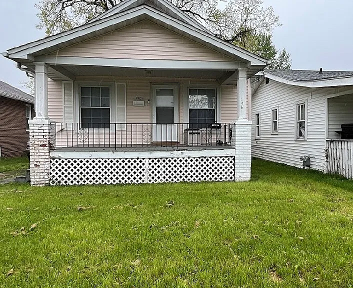 1329 E Riverside Ave — Photo 1