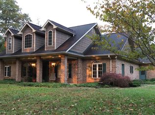 21 Linwood Dr, Blue Ridge, GA 30513