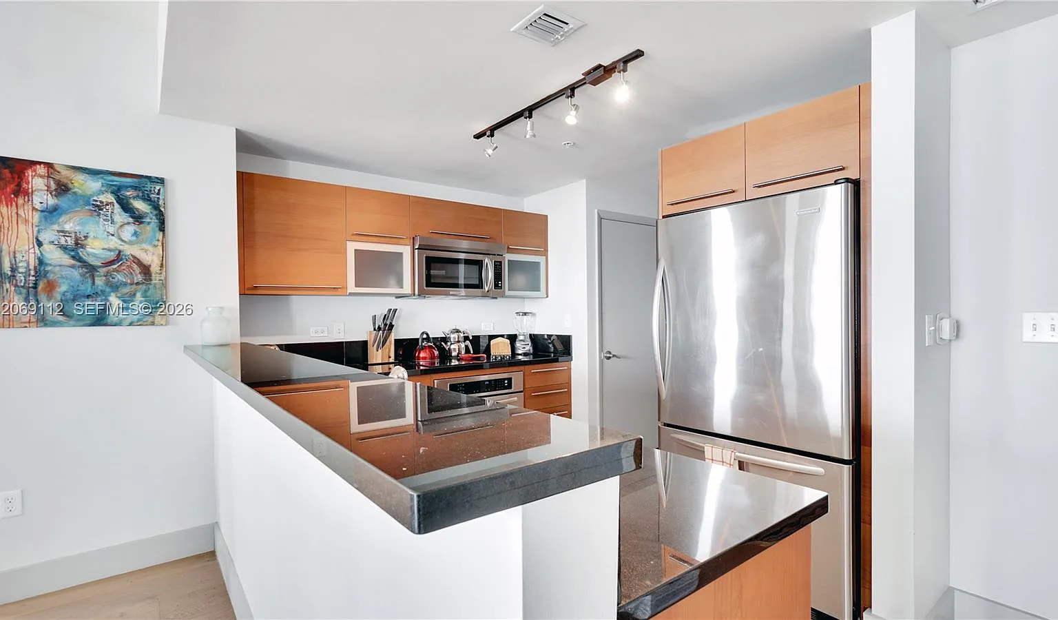 Vizcayne North Condo — Photo 3