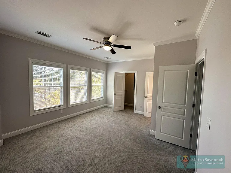303 Lake View Dr — Photo 14