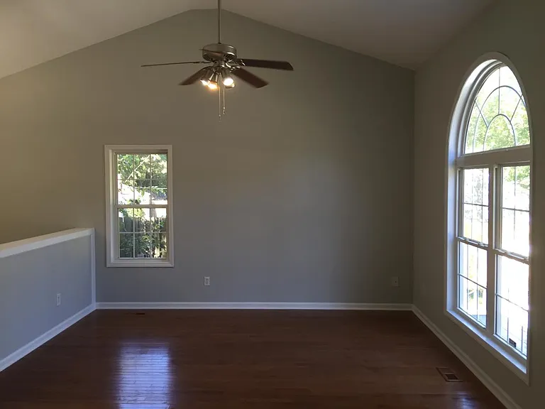 111 E Rockway St — Photo 2