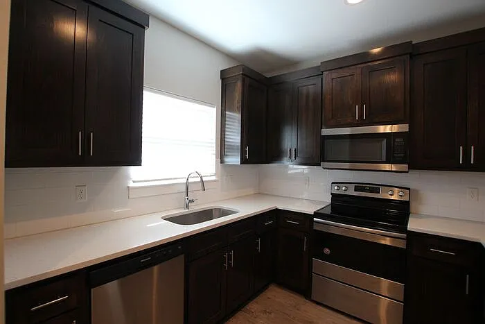 307 N Henry St #15 — Photo 7
