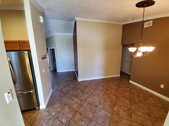 2nd image of 337 Arlington Cir