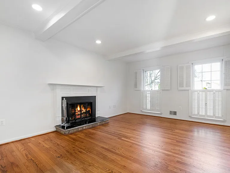 17020 Briardale Rd — Photo 13