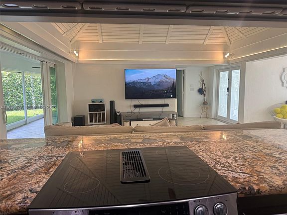 5th image of 4708 Bayberry Ln