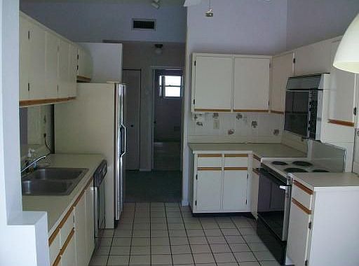 4th image of 5161 NW 101st Pl