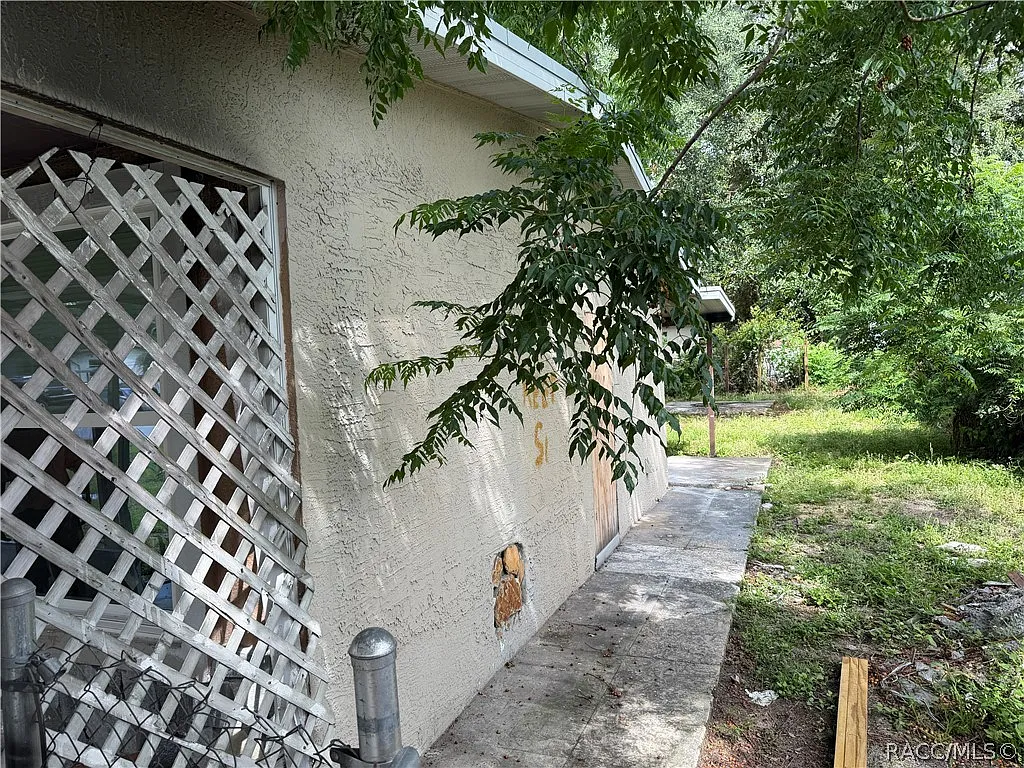 3 bed, 882 sqft, $1,450 — Photo 2