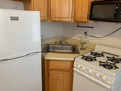 3rd image of 119 E 97th St #1WR
