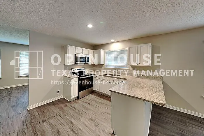 1523 Warwick Dr — Photo 33