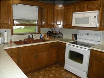 5th image of 1415 N 82nd Ter