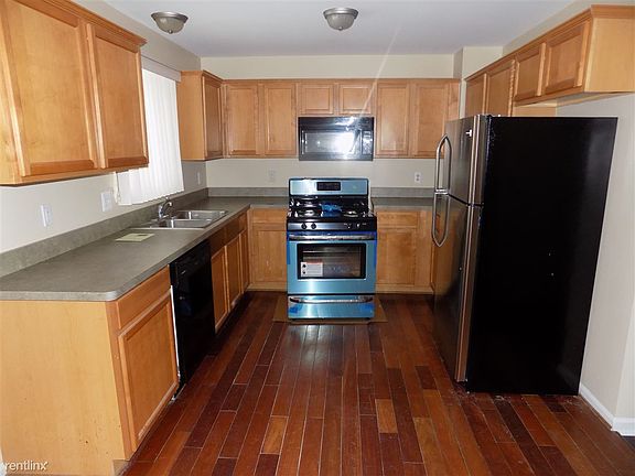 2nd image of 33848 Aurora Dr