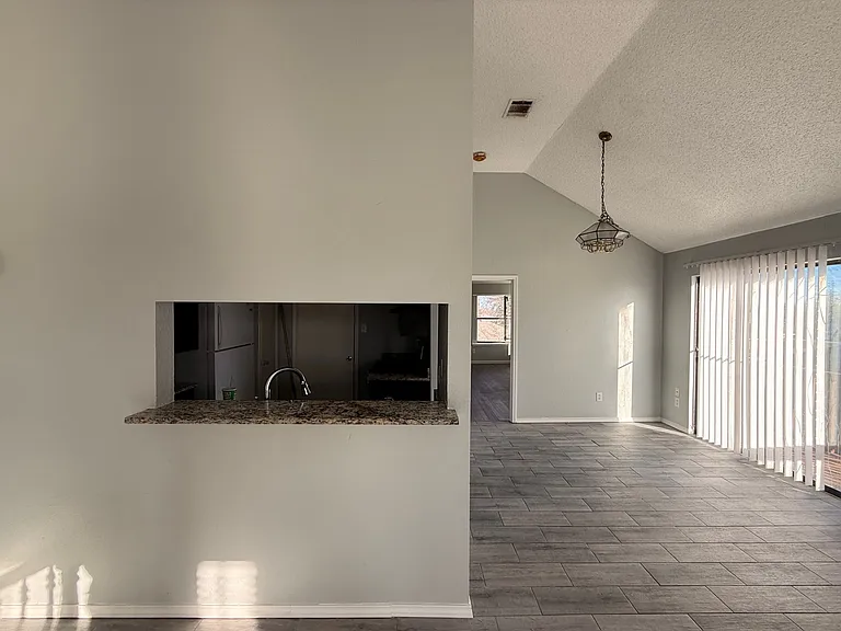 906 Wentwood Dr — Photo 16