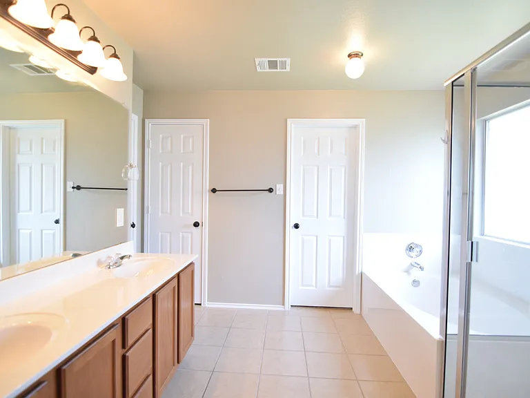 2203 Ryan Dr — Photo 22