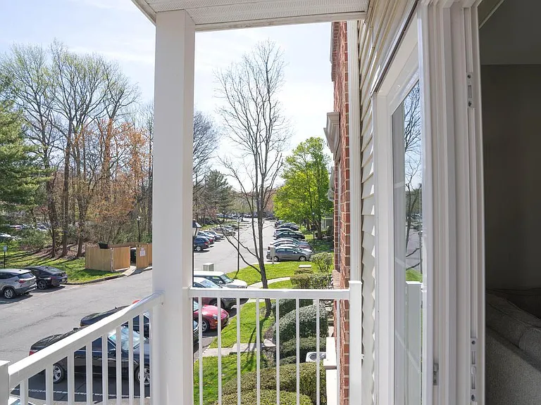 27 Chambord Ct — Photo 20