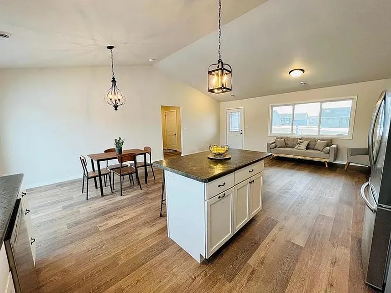 706 Prairiewind Ave — Photo 5