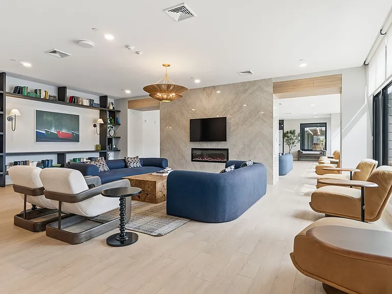 2454 Lafayette Rd #201 — Photo 35
