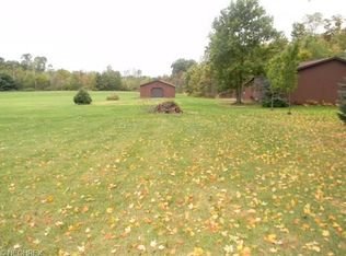 18093 Pine Lake Rd, Beloit, OH 44609