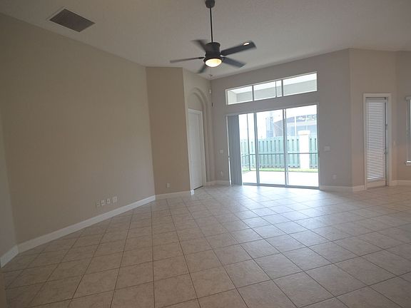 5th image of 104 Saint Andrews Place Dr