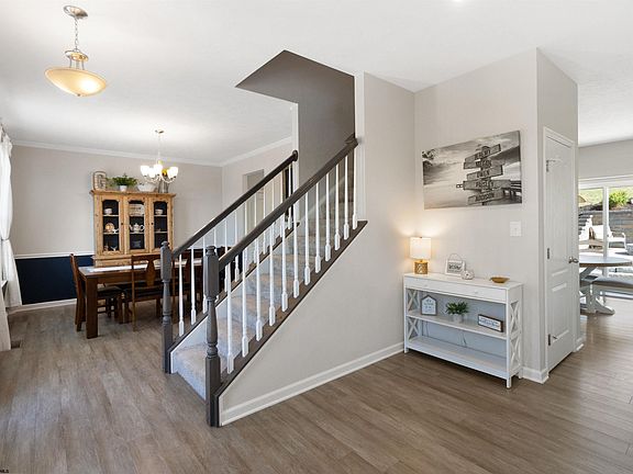 2nd image of 79 Kingston Dr
