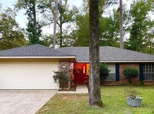 8816 Hollow Bluff Dr, Haughton, LA 71037