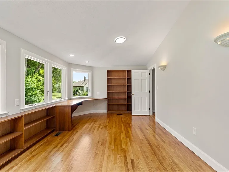 42 Elinor Rd — Photo 20