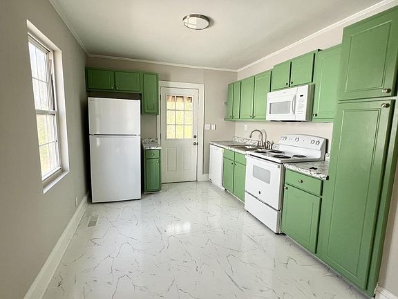4th image of 1341 Dogwood Ave