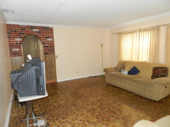 3rd image of 401 Michigan Pl
