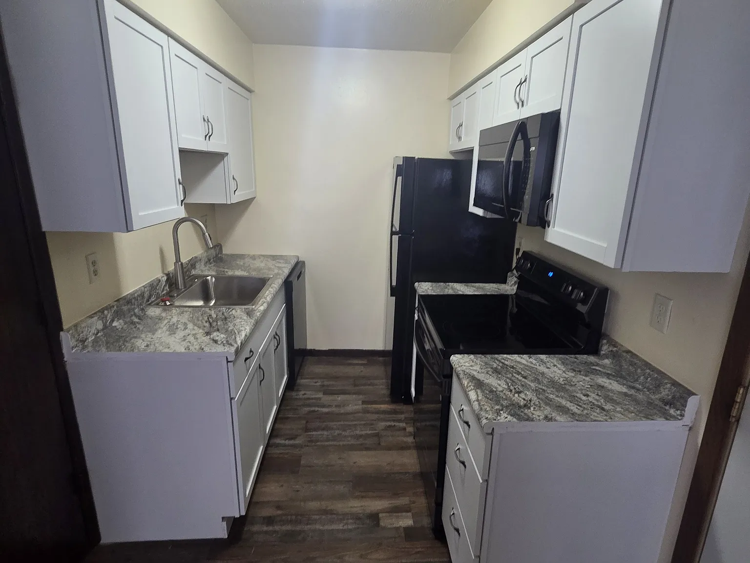 2 bed, 750 sqft, $995 — Photo 2