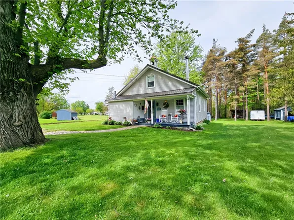 3742 Oakmount Rd, Bloomfield, NY 14469