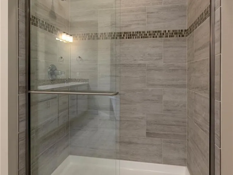 11204 Malcolm Dr NW — Photo 21