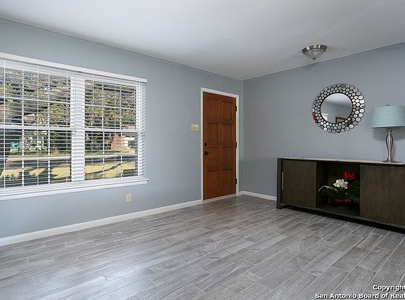 5th image of 10522 Burr Oak Dr