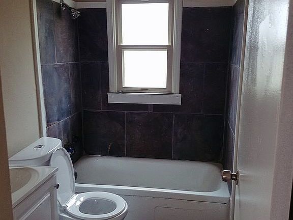 4th image of 9135 Loganberry Ln