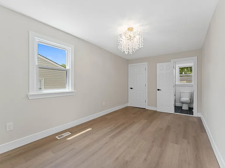 607 W Madison Ave — Photo 18