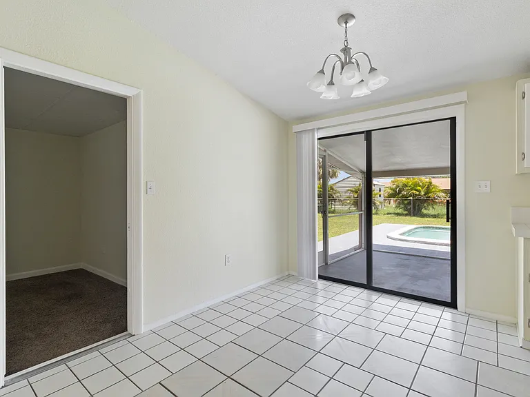 22312 Lasalle Rd — Photo 10