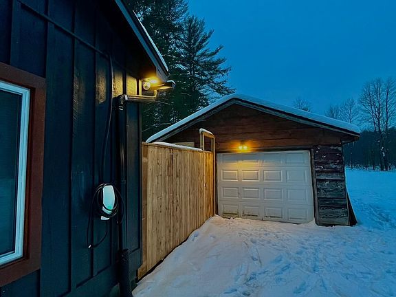 3rd image of 1746 Gravenhurst Pkwy