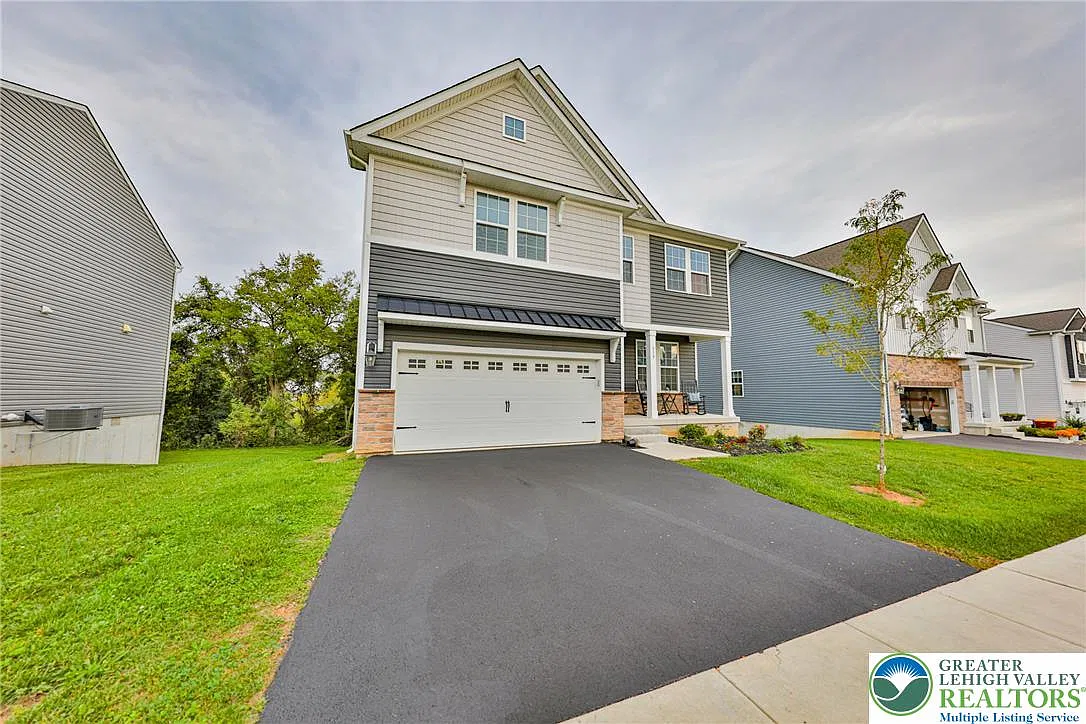 4 bed, 1.5 bath, 2648 sqft, $3,800 — Photo 2
