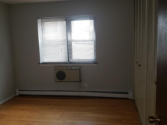 3rd image of 534 W Wellington Ave APT 409