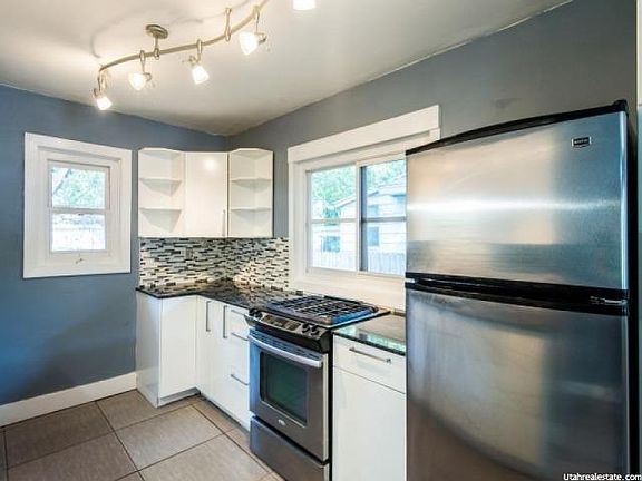 4th image of 271 E Browning Ave