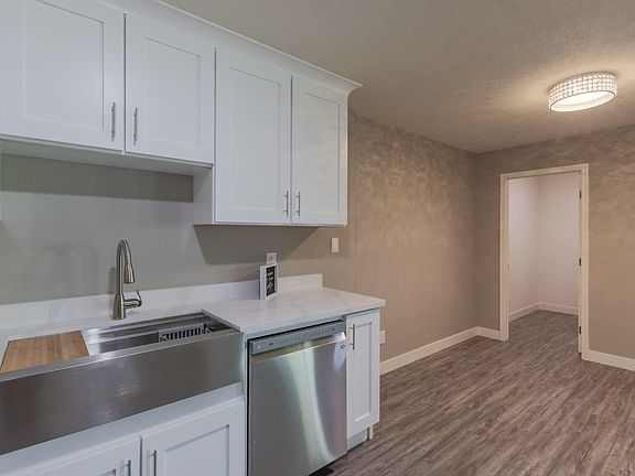 2nd image of 3261 E Crescent Ave