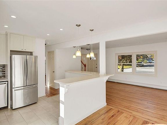 4th image of 20 Briarbrook Rd