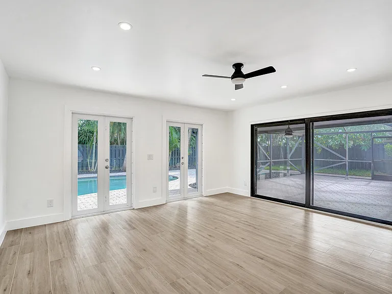1250 SW 4th St — Photo 13