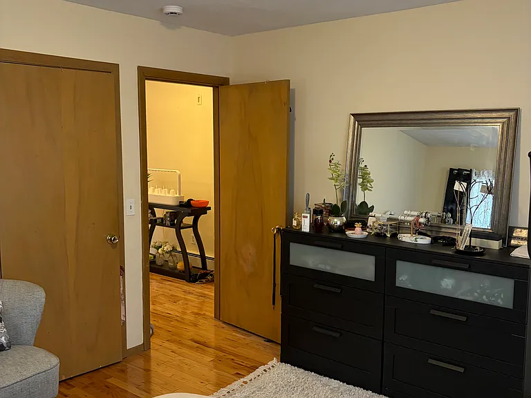 102 S Angell St — Photo 7
