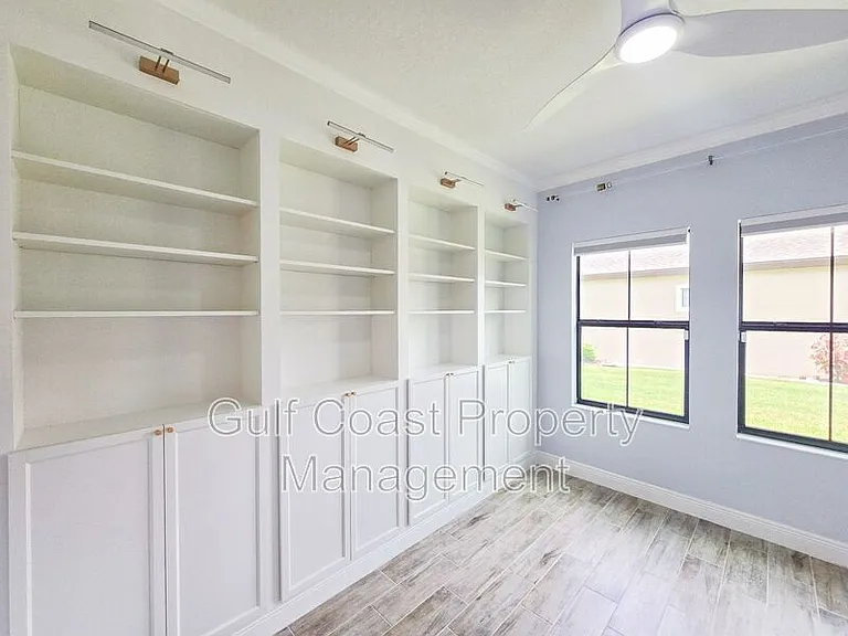 12664 Oak Hill Way — Photo 16