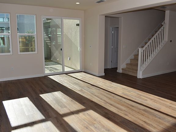 2nd image of 5003 Jewel St
