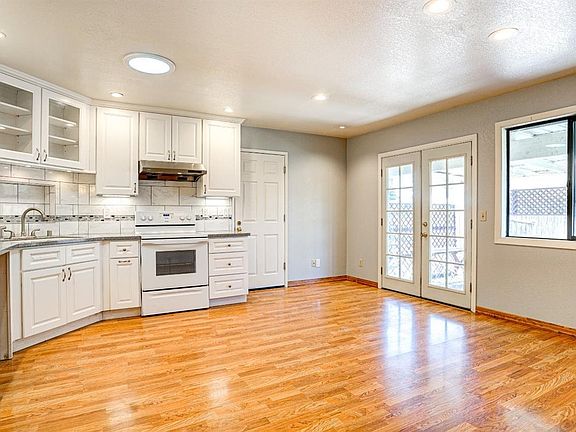 5th image of 1626 Big Bend Drive