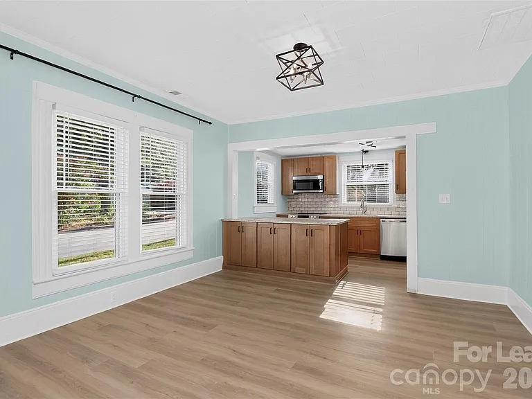 204 E McNeely Ave — Photo 10