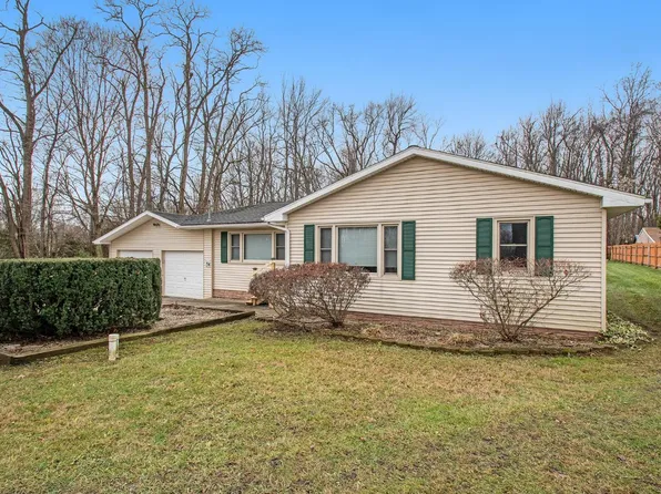 8052 N Walker Rd, New Carlisle, IN 46552