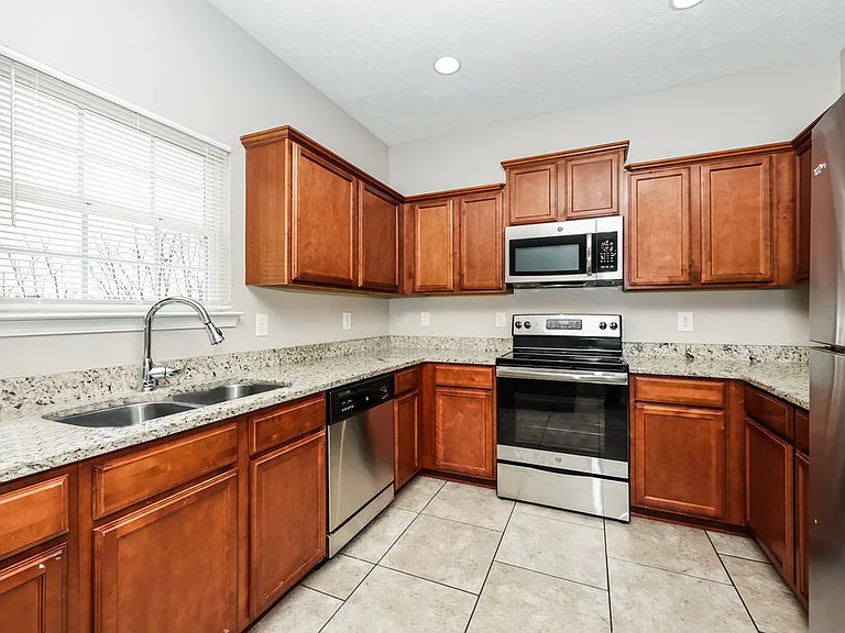 1116 Harmony Ln — Photo 8
