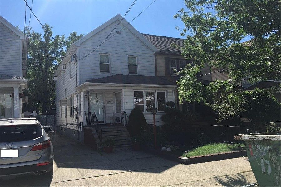 2nd image of 1463 E 59th St